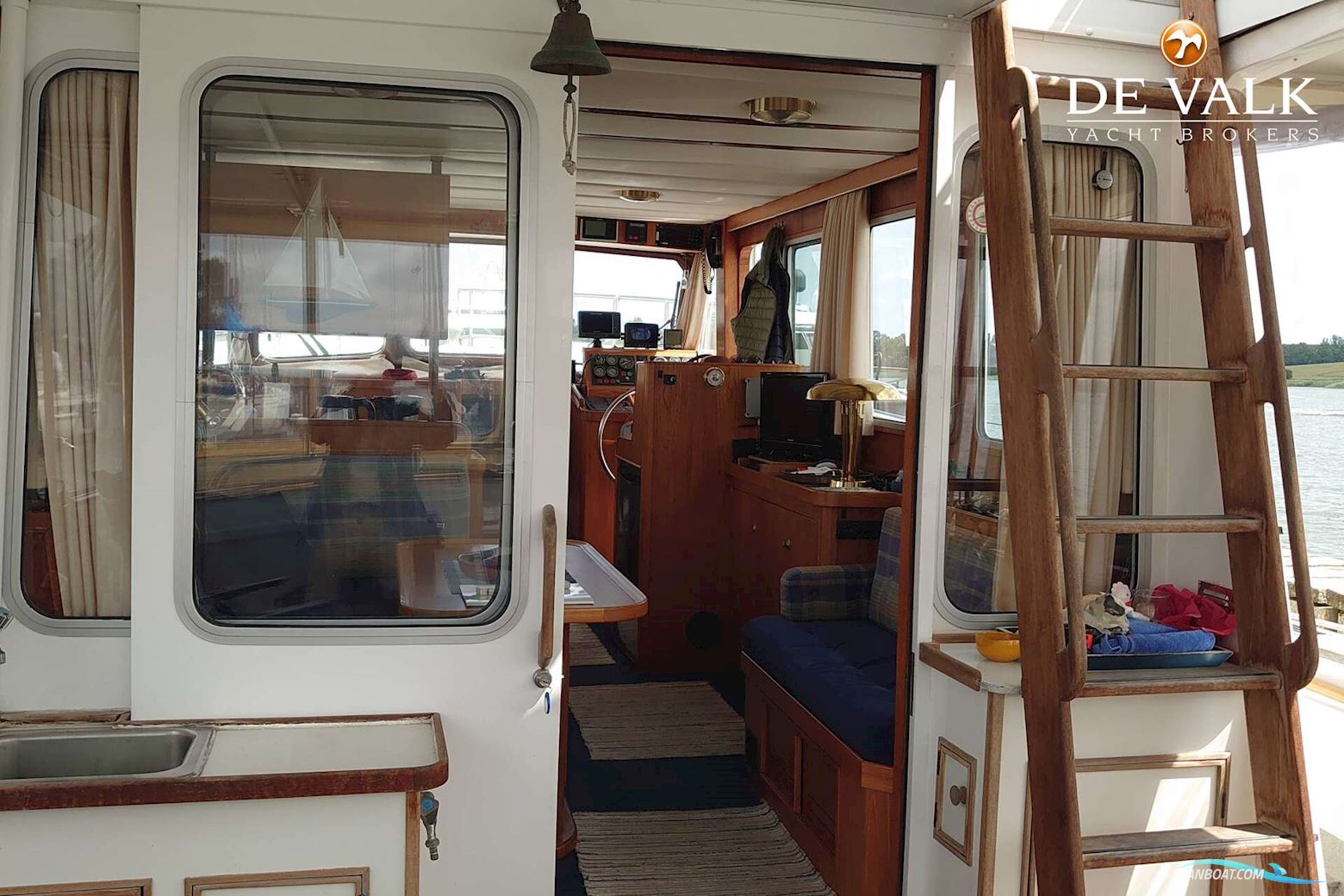 Aquastar 43 Fisherman