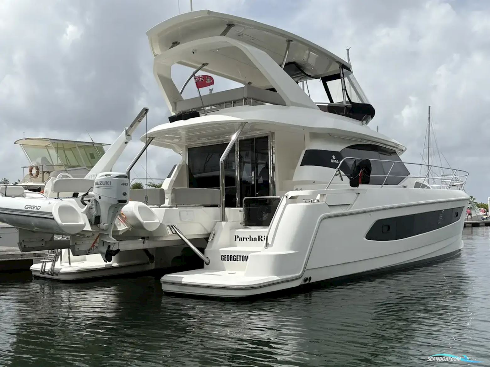 Aquila 44 Yacht