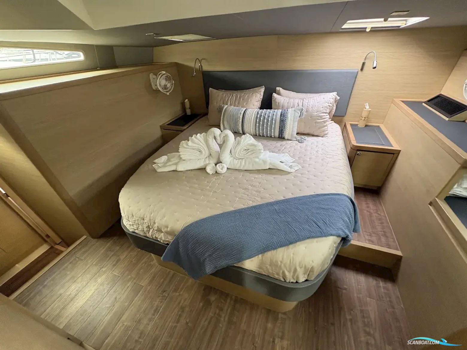 Aquila 44 Yacht