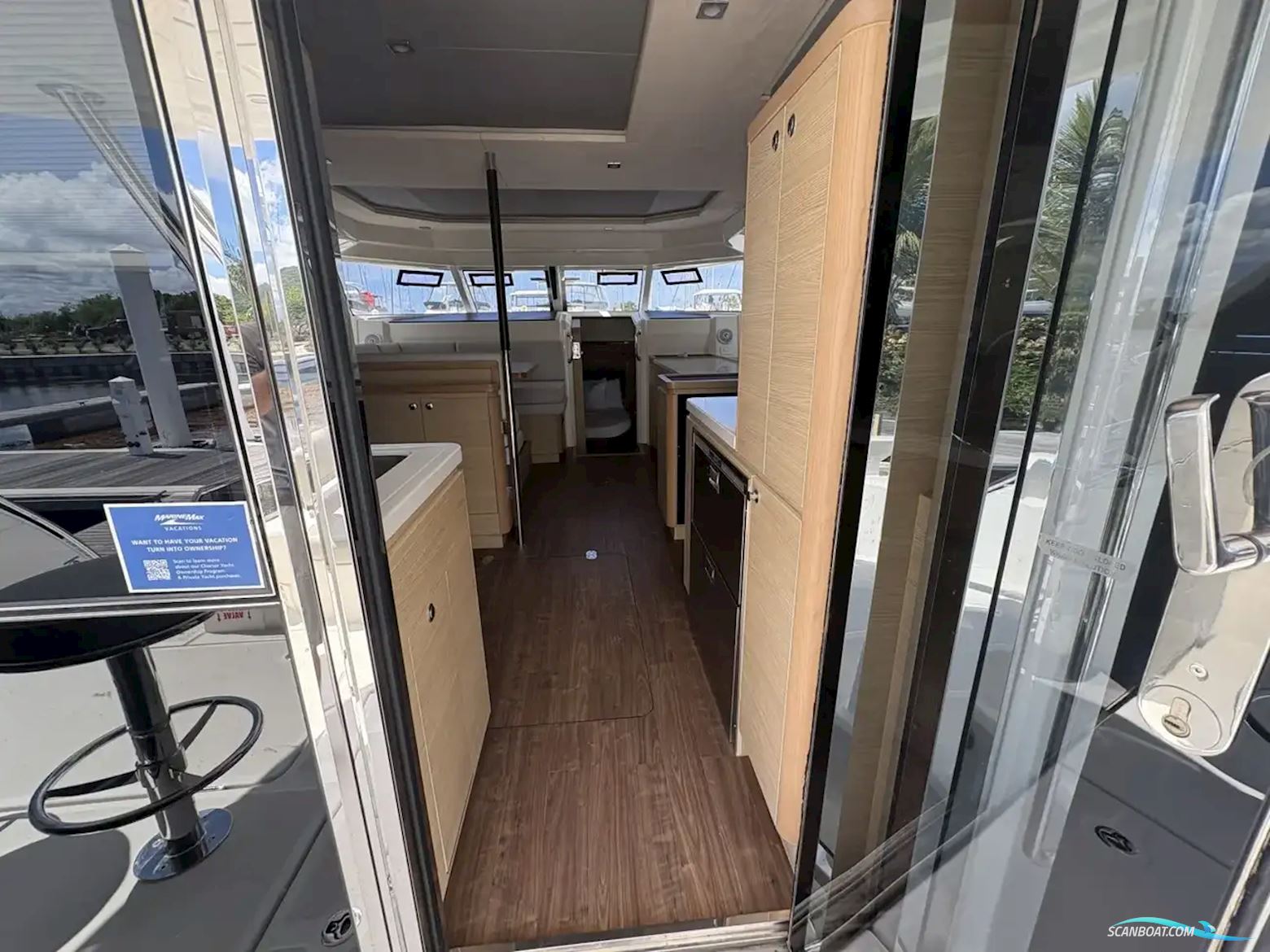 Aquila 44 Yacht