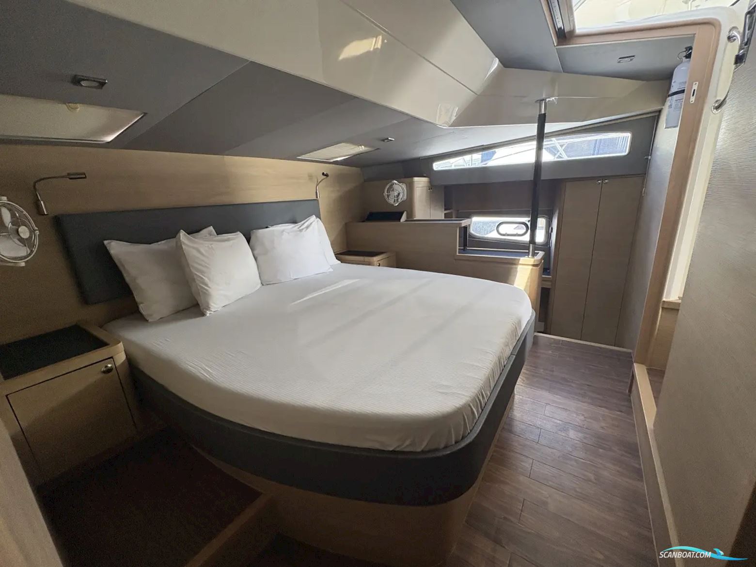 Aquila 44 Yacht