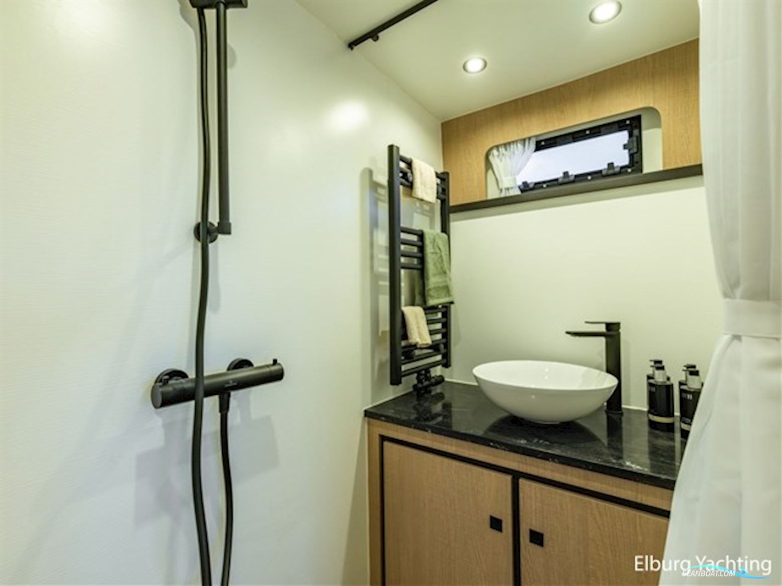 Argos 13.50 - Three Cabin - Sunroof