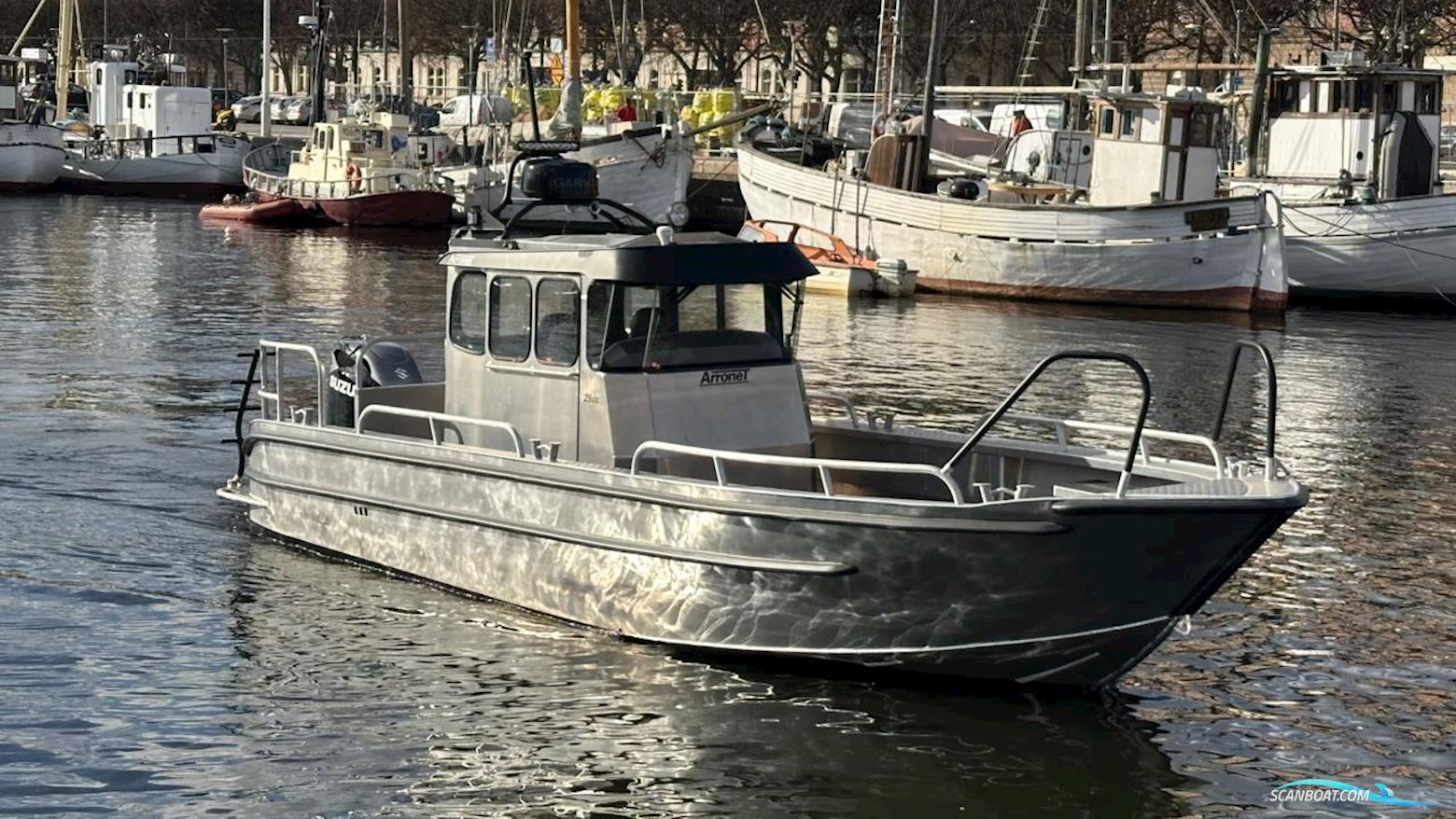 Arronet 28 CC Motorbåd 2024, med Suzuki motor, Sverige