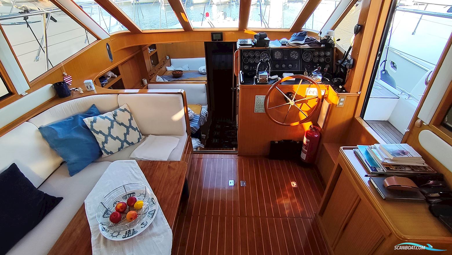 Astor 44