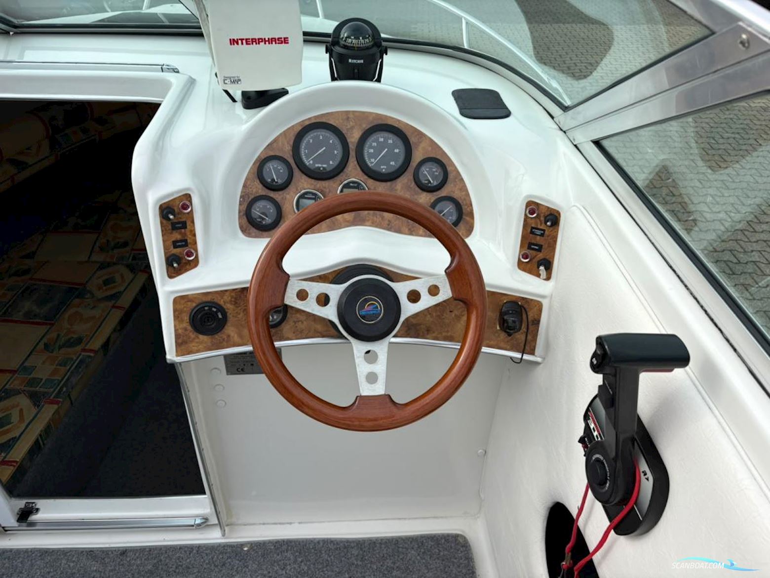 Astromar LC600 Cabin