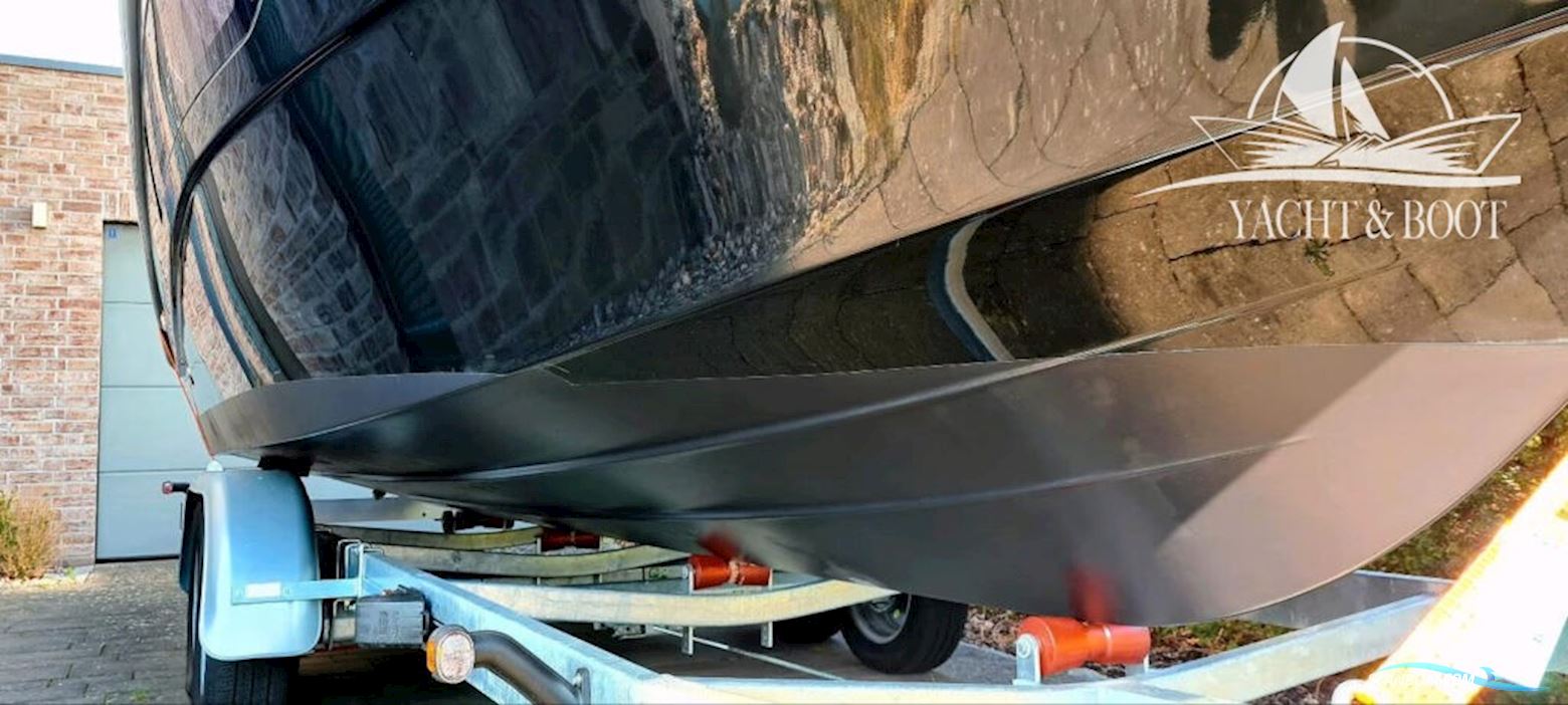 Atlantic Marine Sun Cruiser 630