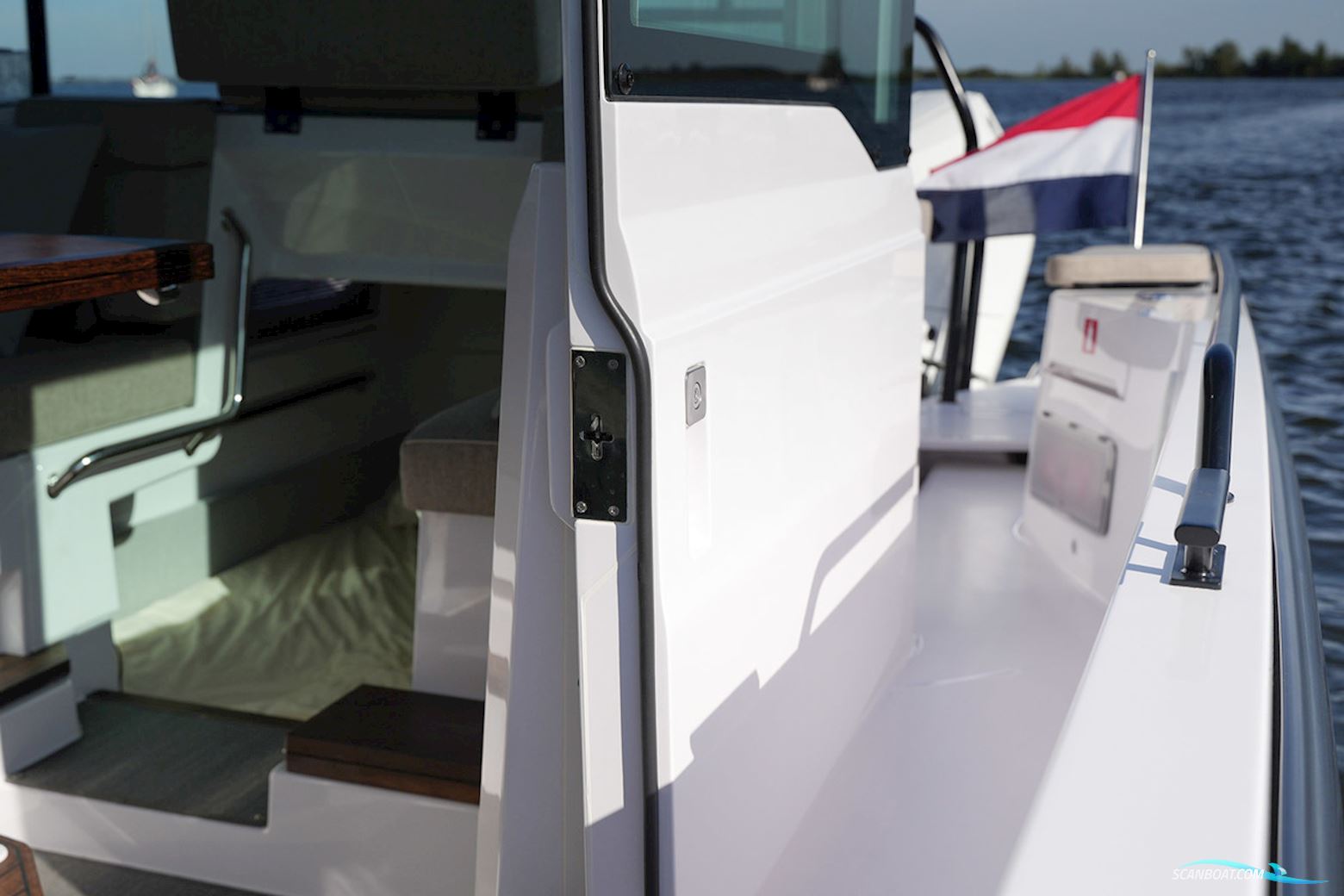 Axopar  37 XC Cross Cabin Mediterrana Edition