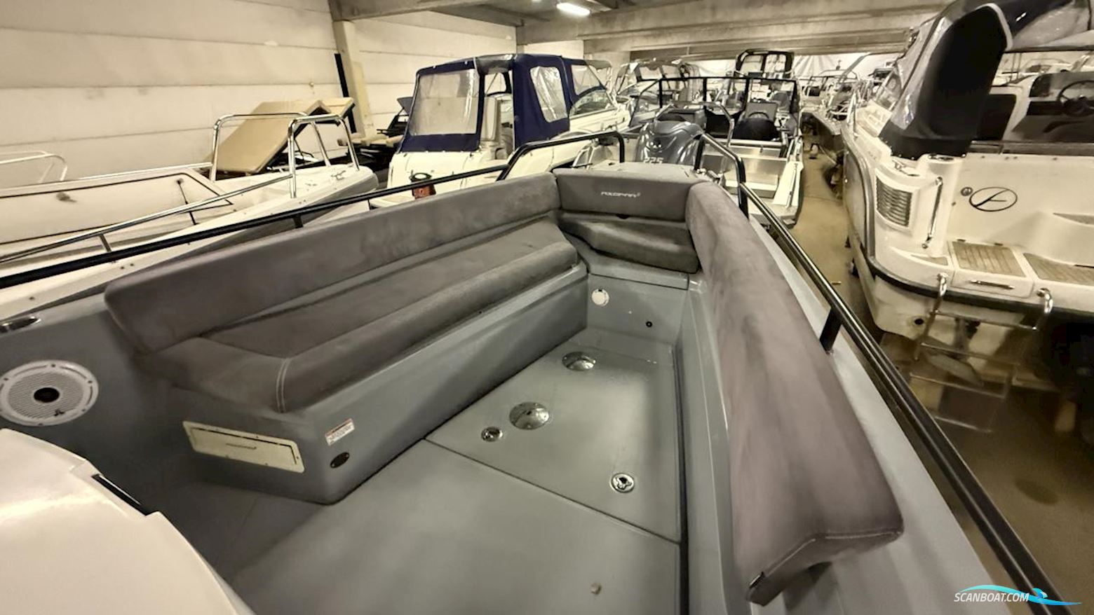 Axopar 28 Aft Cabin