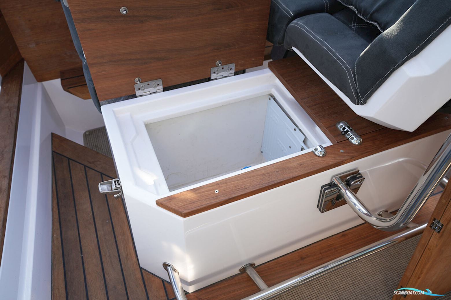 Axopar 28 Cabin - AC