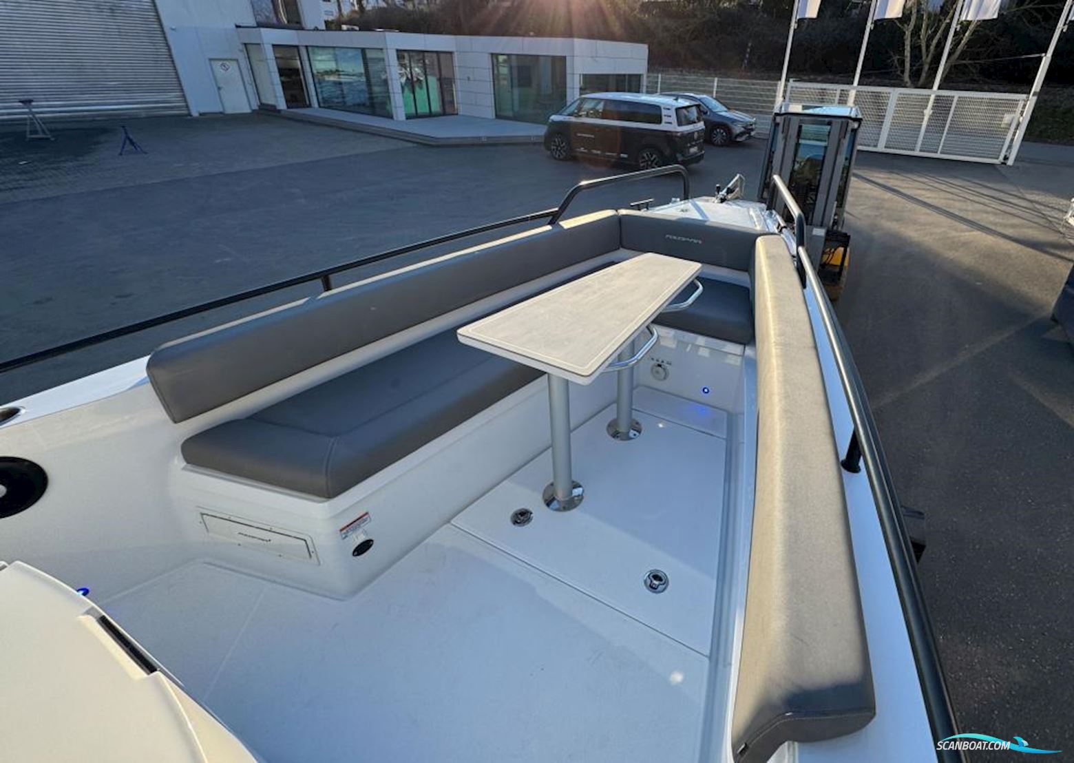 Axopar 28 Cabin - Reserviert