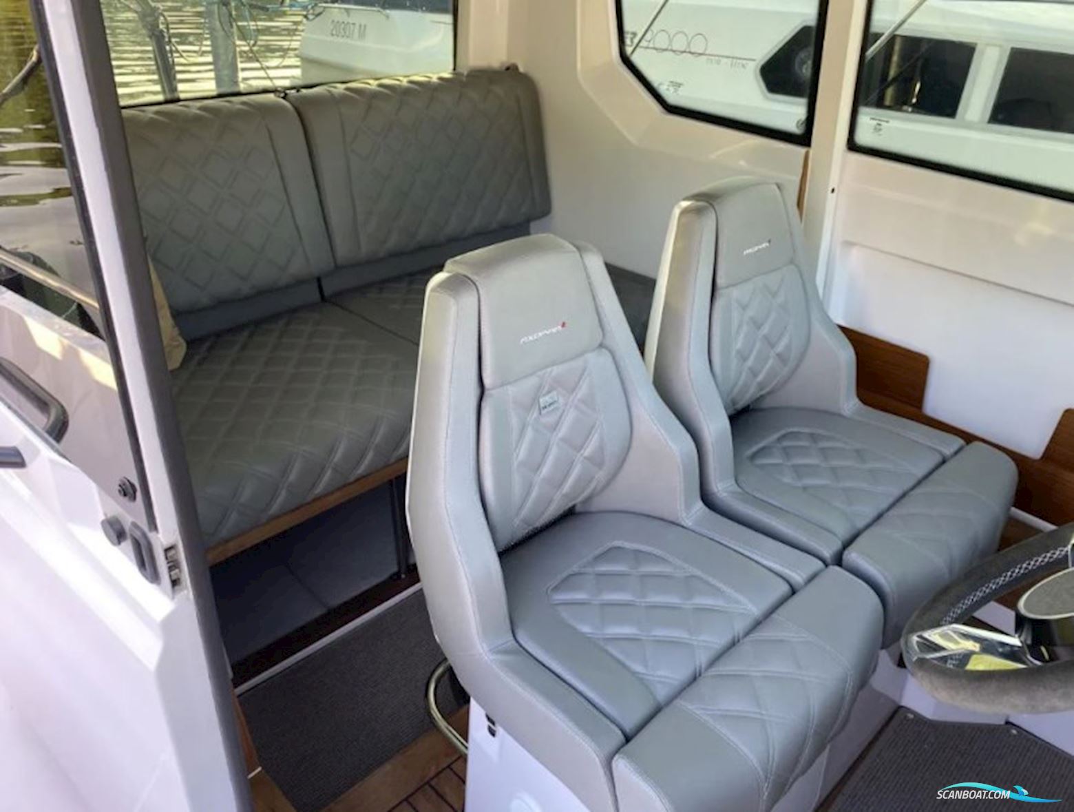 Axopar 28 Cabin Brabus Line