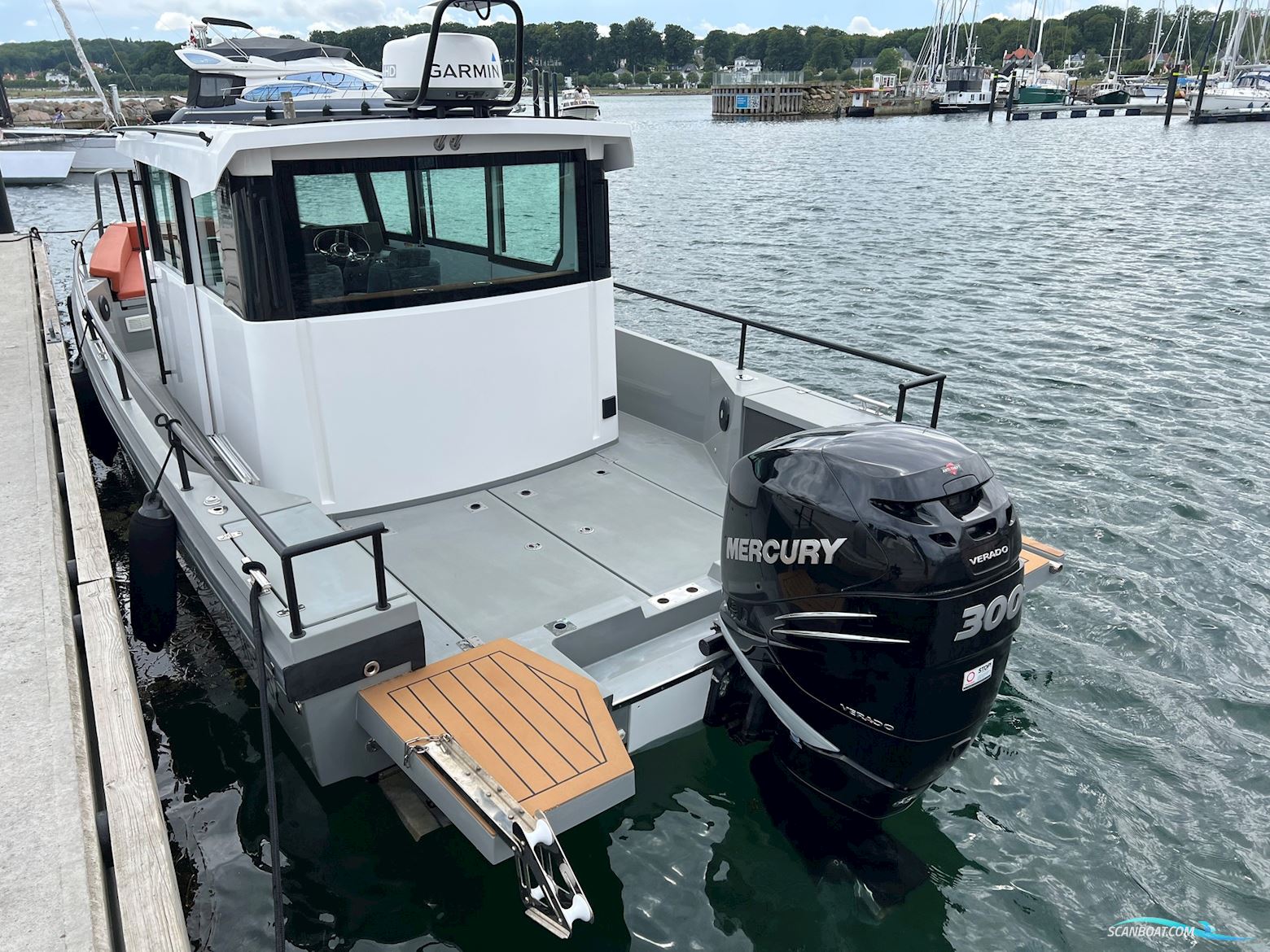 Axopar 28 Cabin R-Version