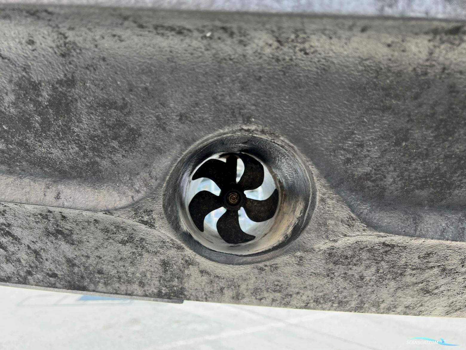 Axopar 28 Cabin R-Version