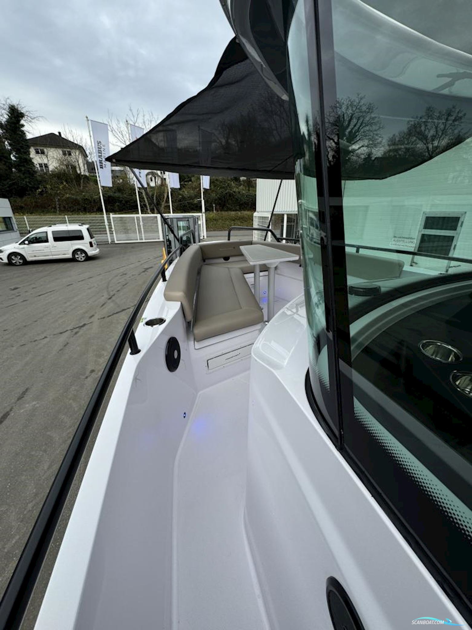 Axopar 28 Cabin