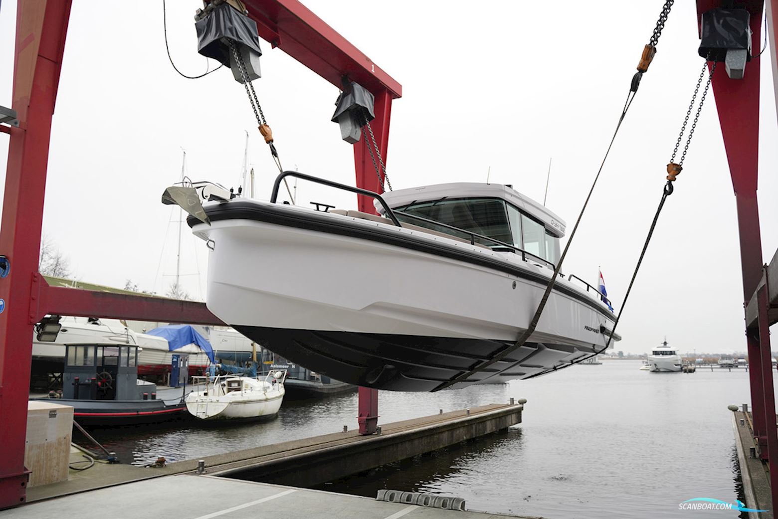 Axopar 28 Cabin