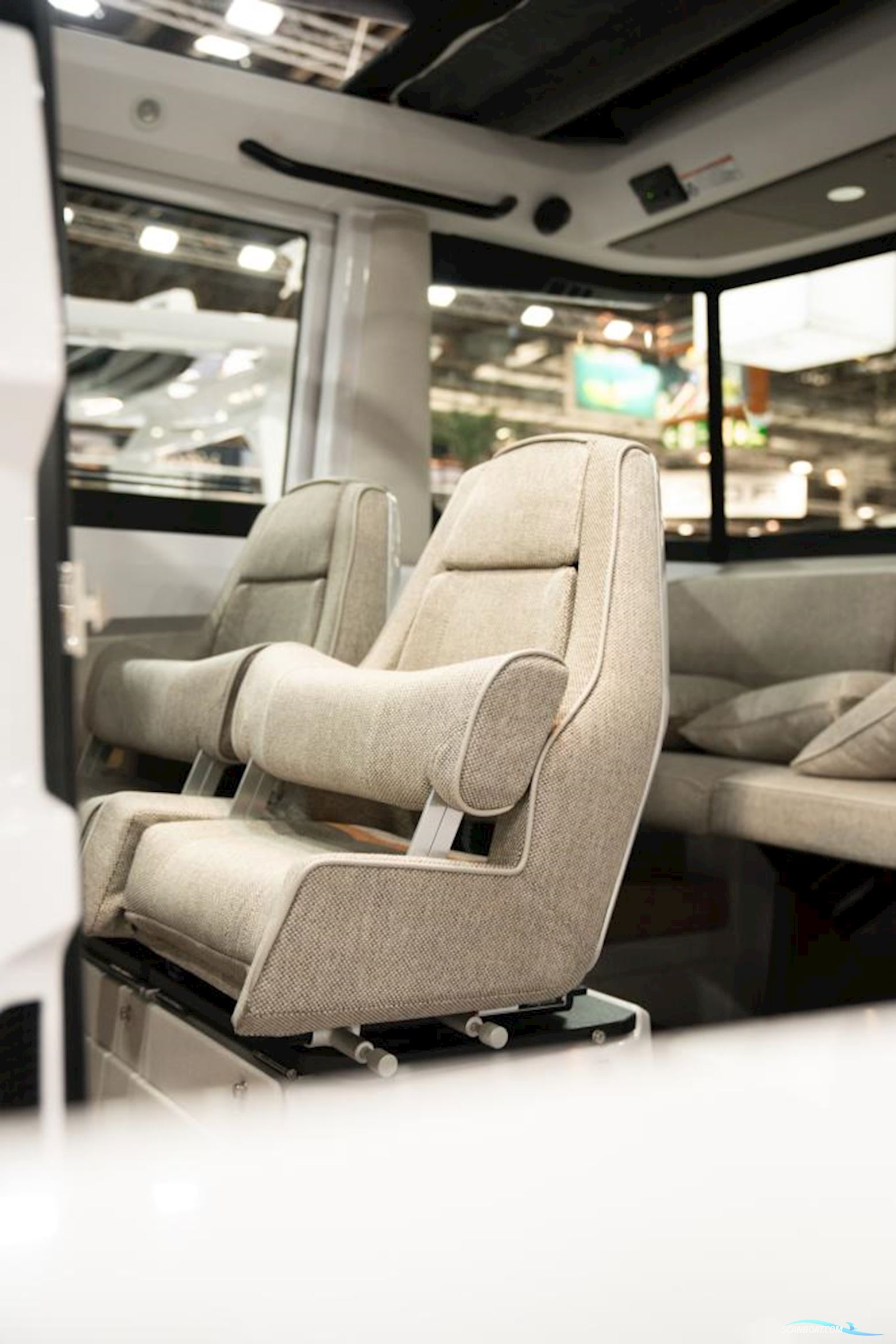 AXOPAR 29 Cross Cabin