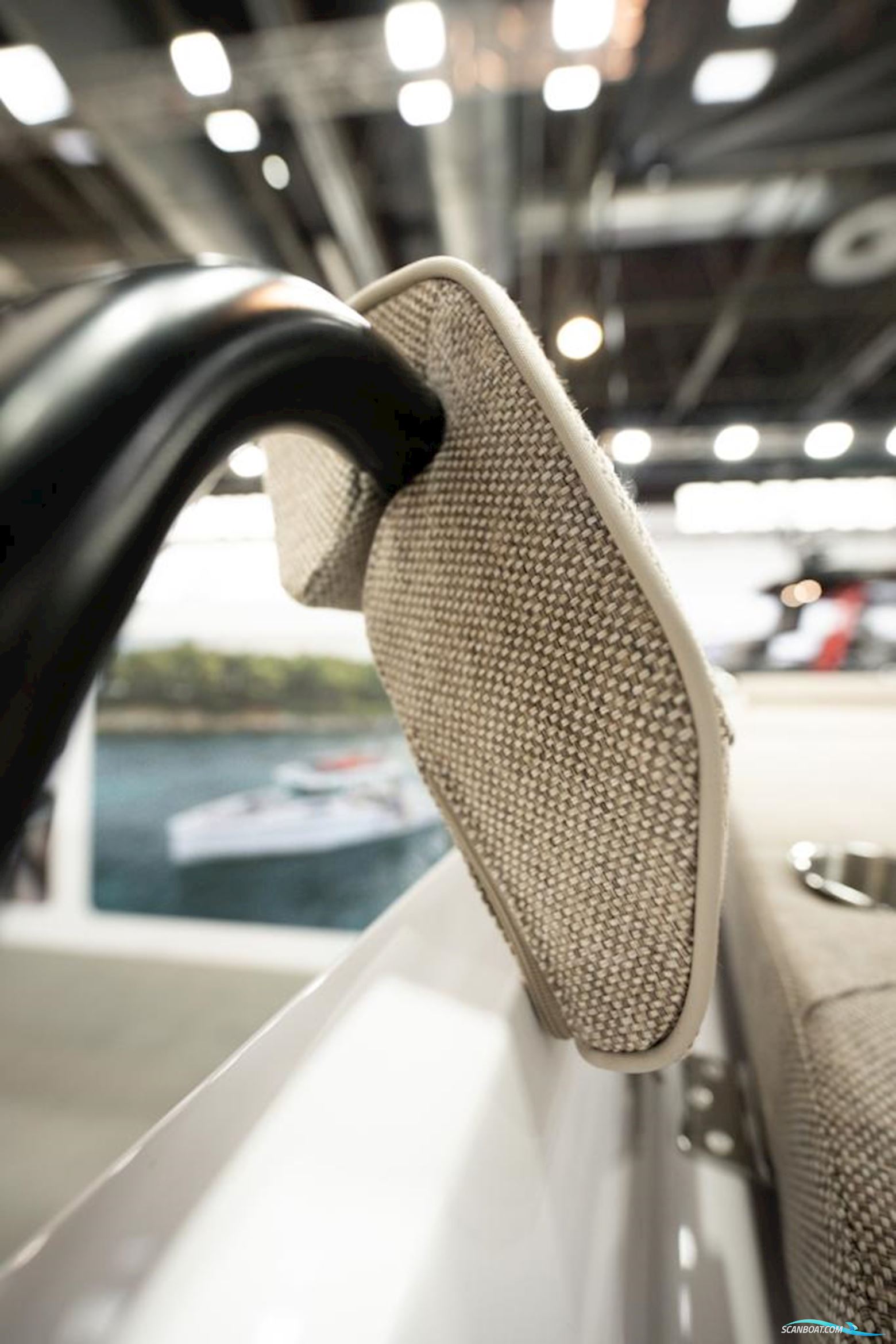 AXOPAR 29 Cross Cabin