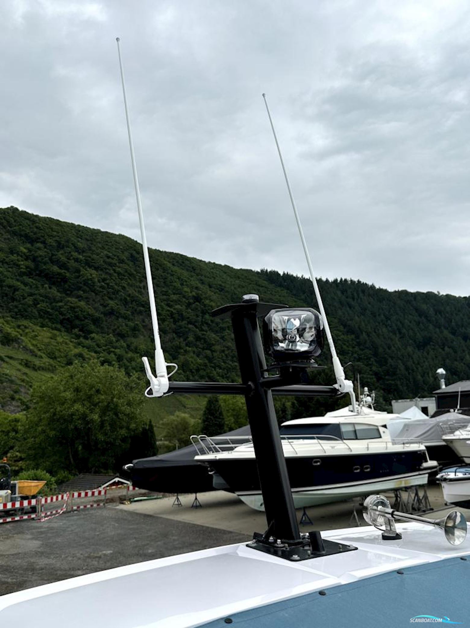 AXOPAR 29 Cross Cabin