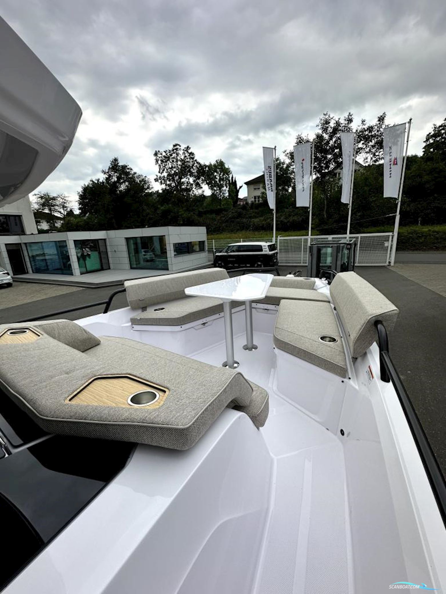 AXOPAR 29 Cross Cabin