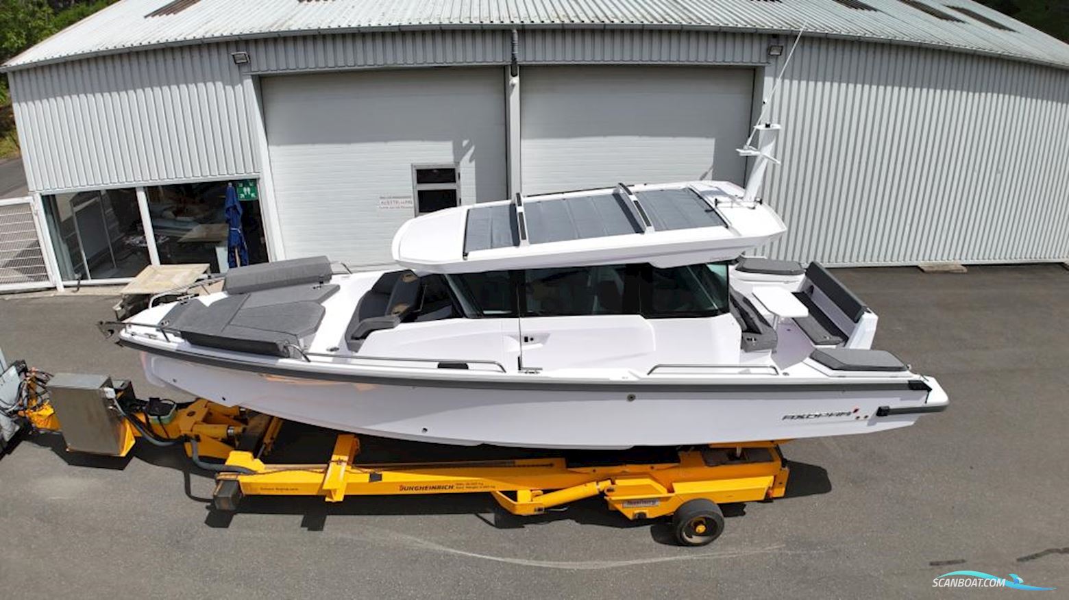 Axopar 29 Cross Cabin