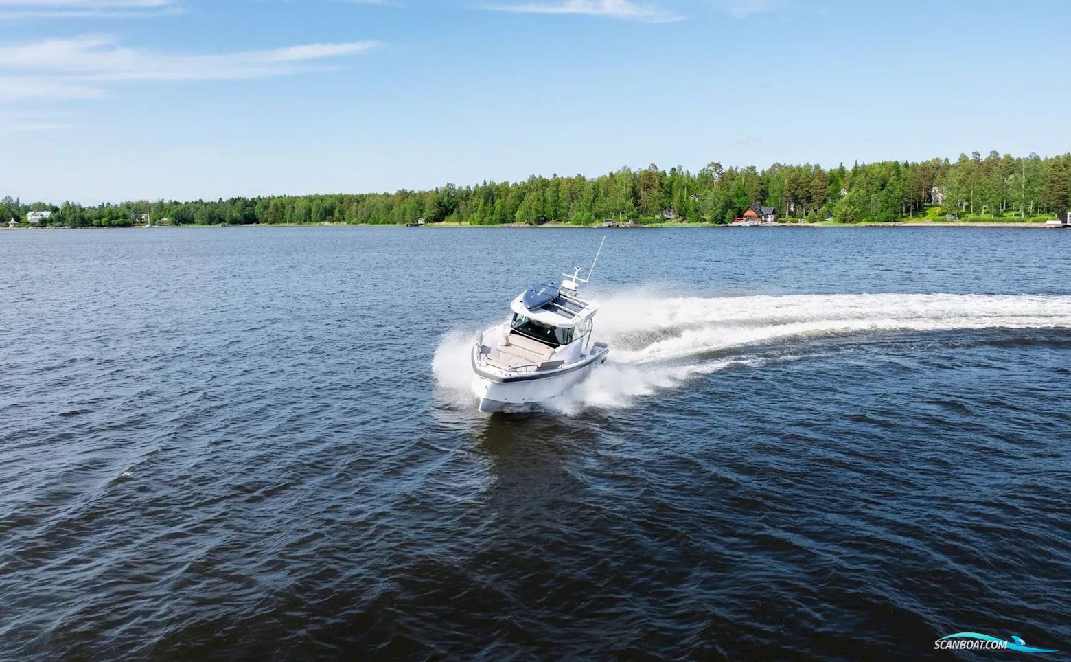 Axopar 29 XC Cross Cabin - Twin Mercury F200