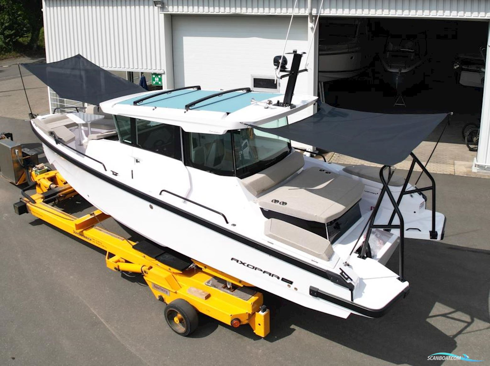 Axopar 29 XC Cross Cabin