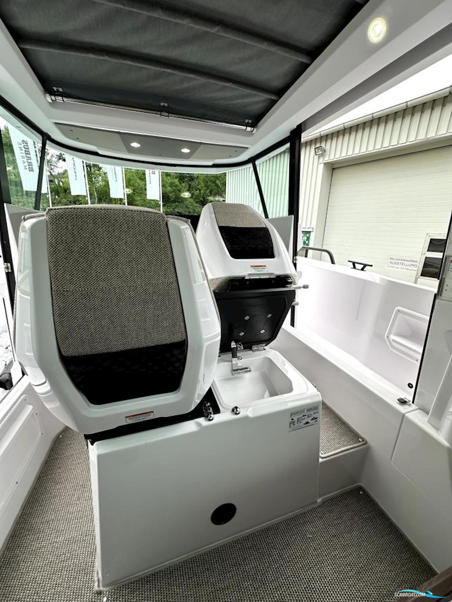 Axopar 29 XC Cross Cabin