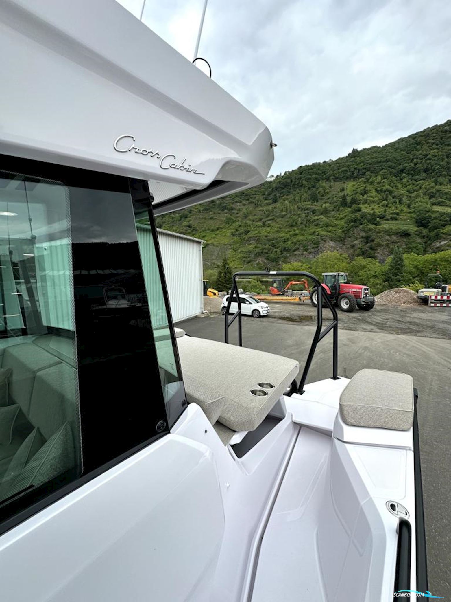 Axopar 29 XC Cross Cabin