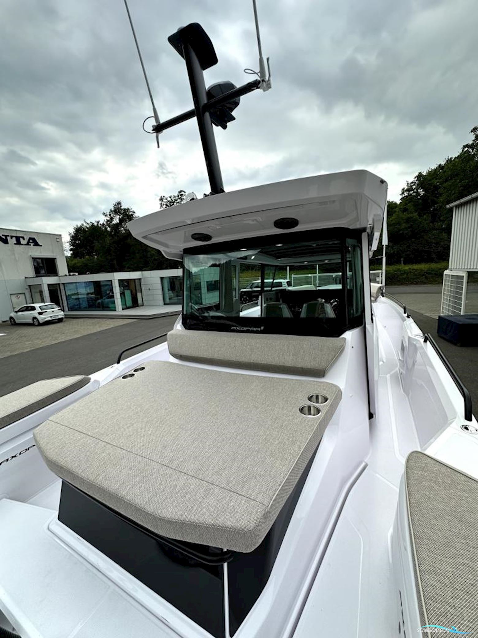 Axopar 29 XC Cross Cabin