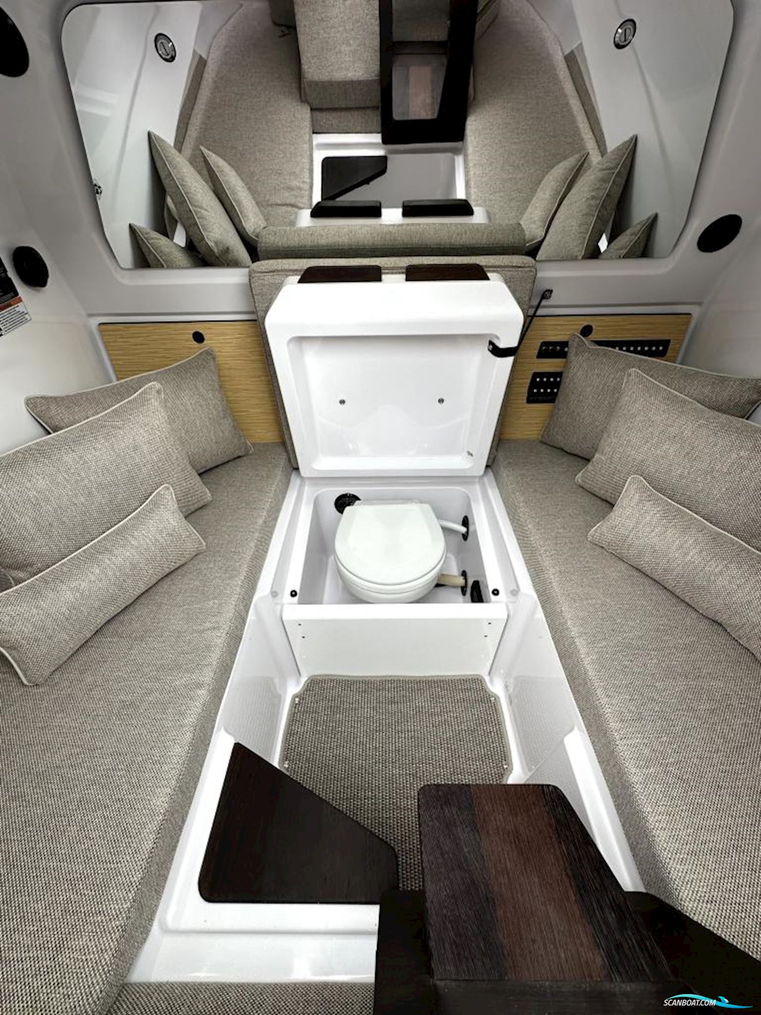 Axopar 29 XC Cross Cabin