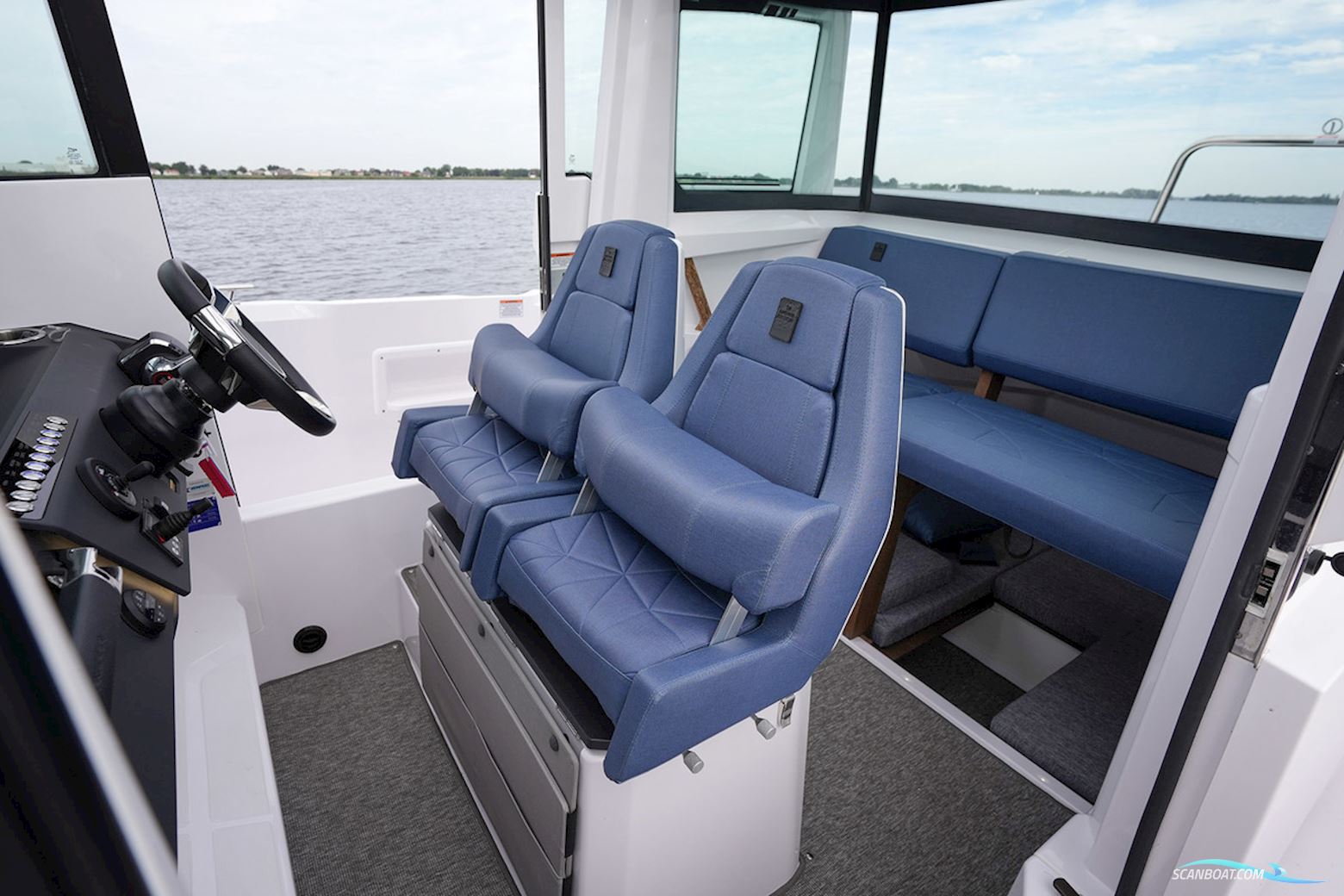 AXOPAR 29 XC Cross Cabin