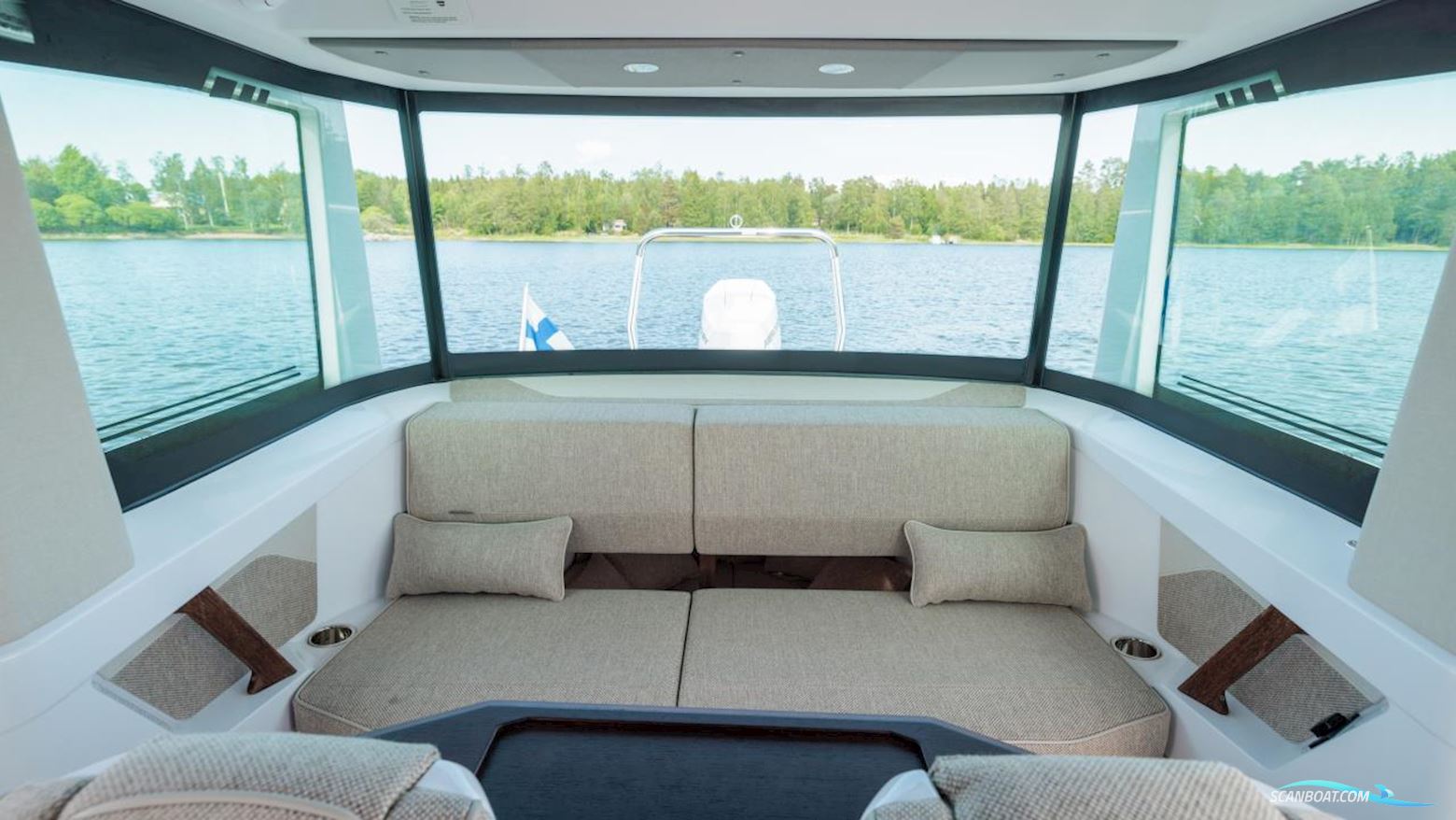 Axopar 29 XC Cross Cabin