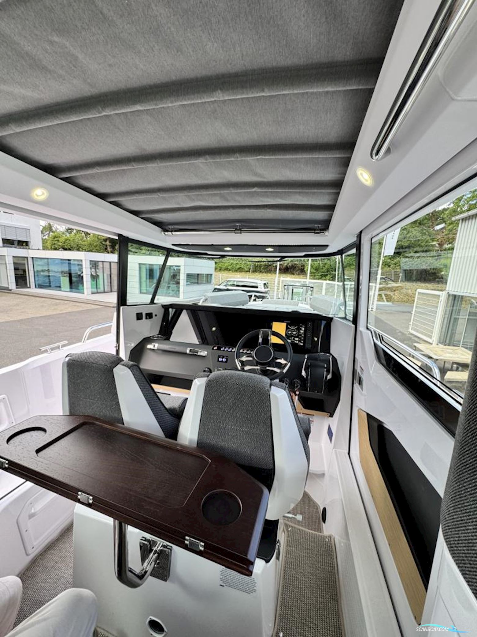 Axopar 29 XC Cross Cabin