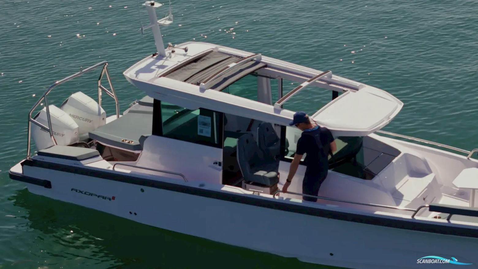 Axopar 29 XC Cross Cabin