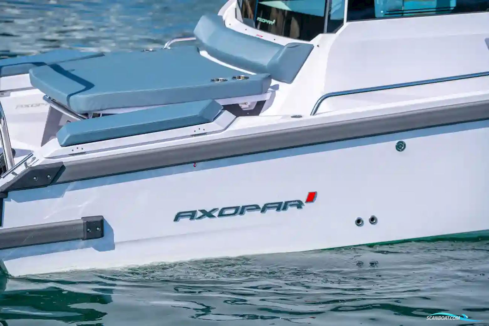 Axopar 29 XC Cross Cabin