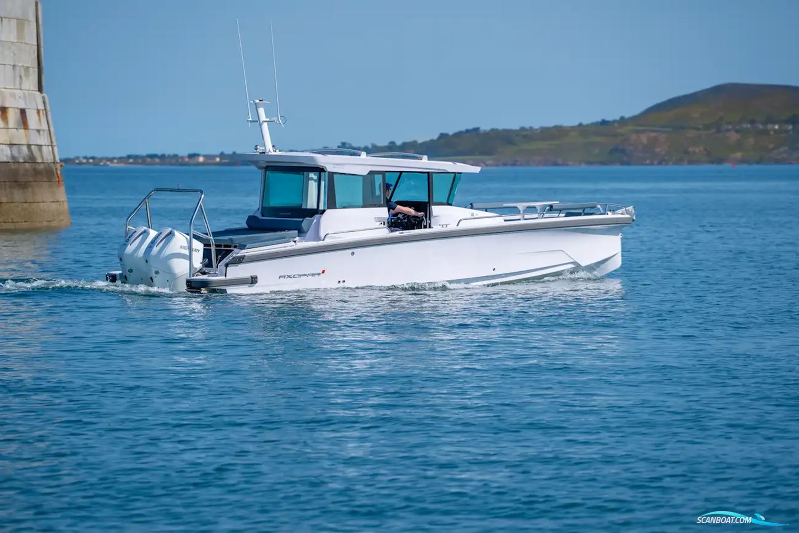 Axopar 29 XC Cross Cabin