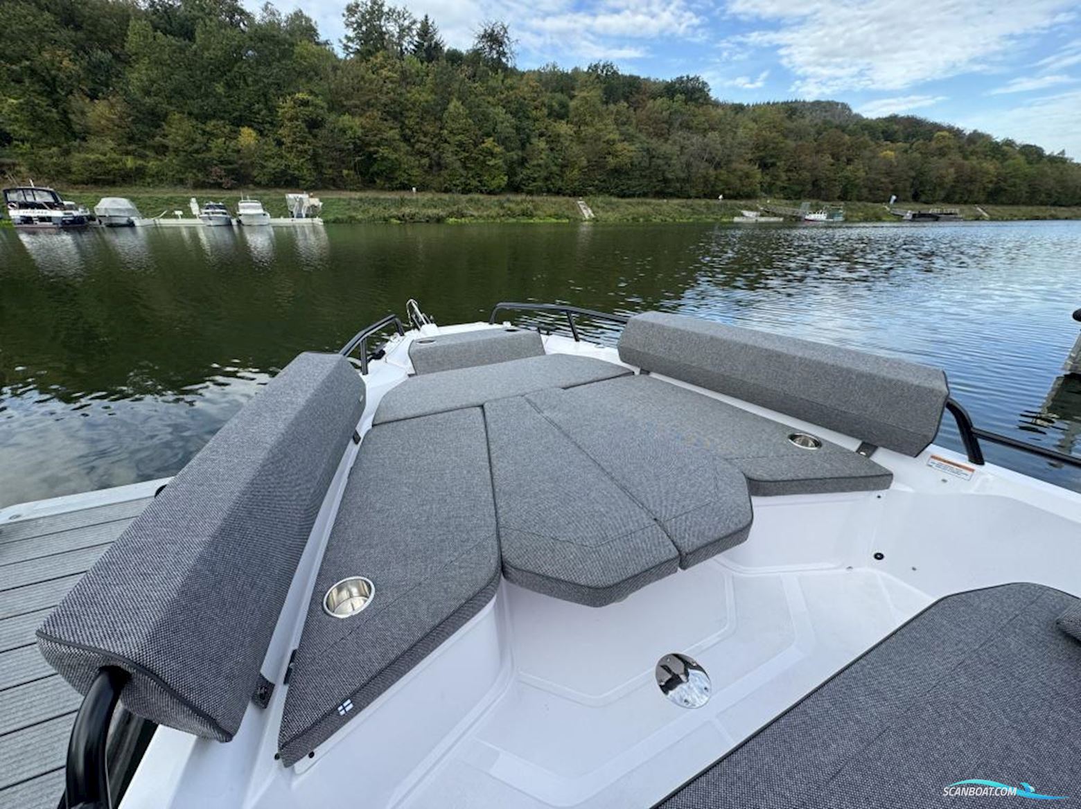 Axopar 29 XC Cross Cabin