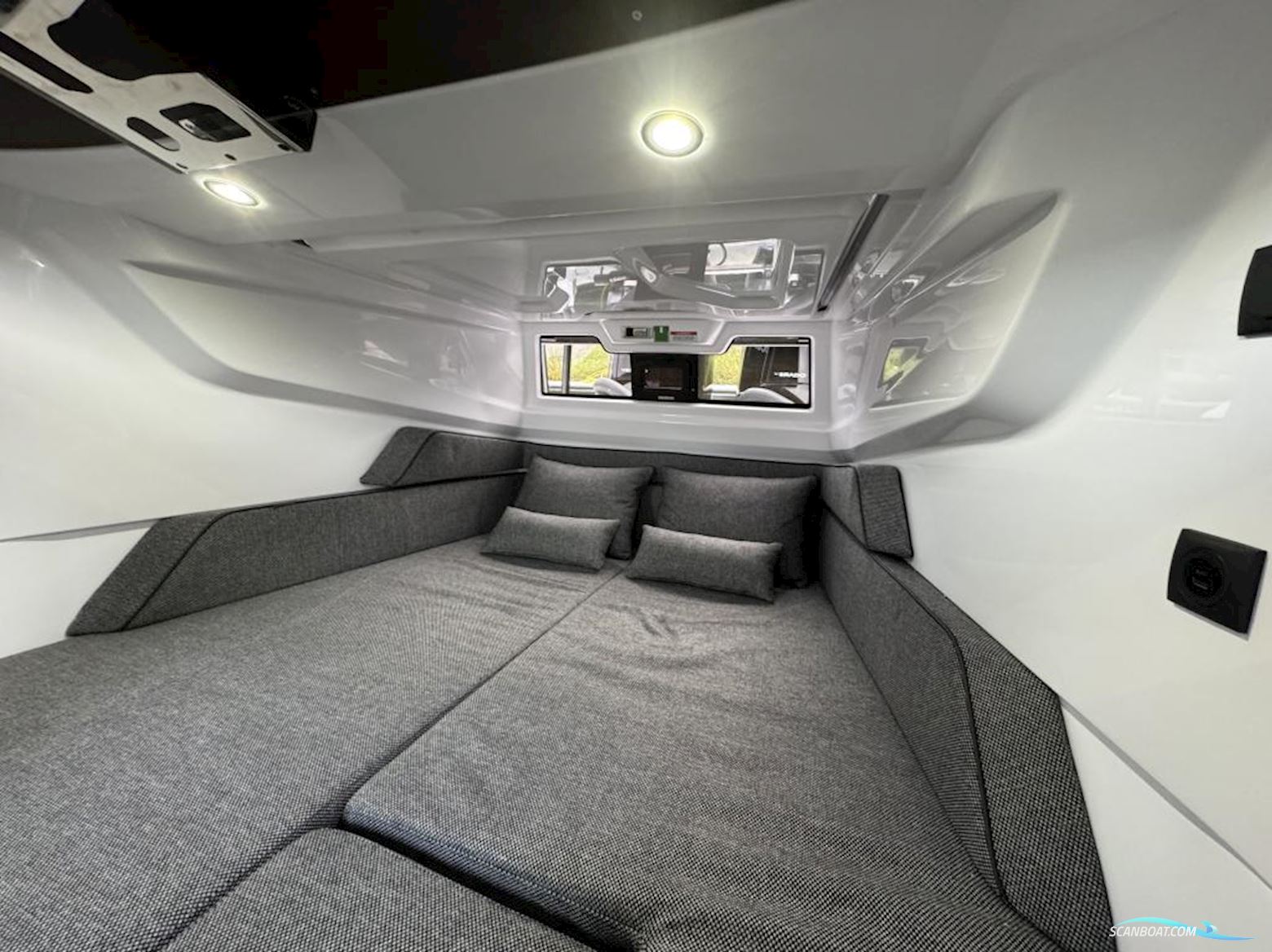 Axopar 29 XC Cross Cabin