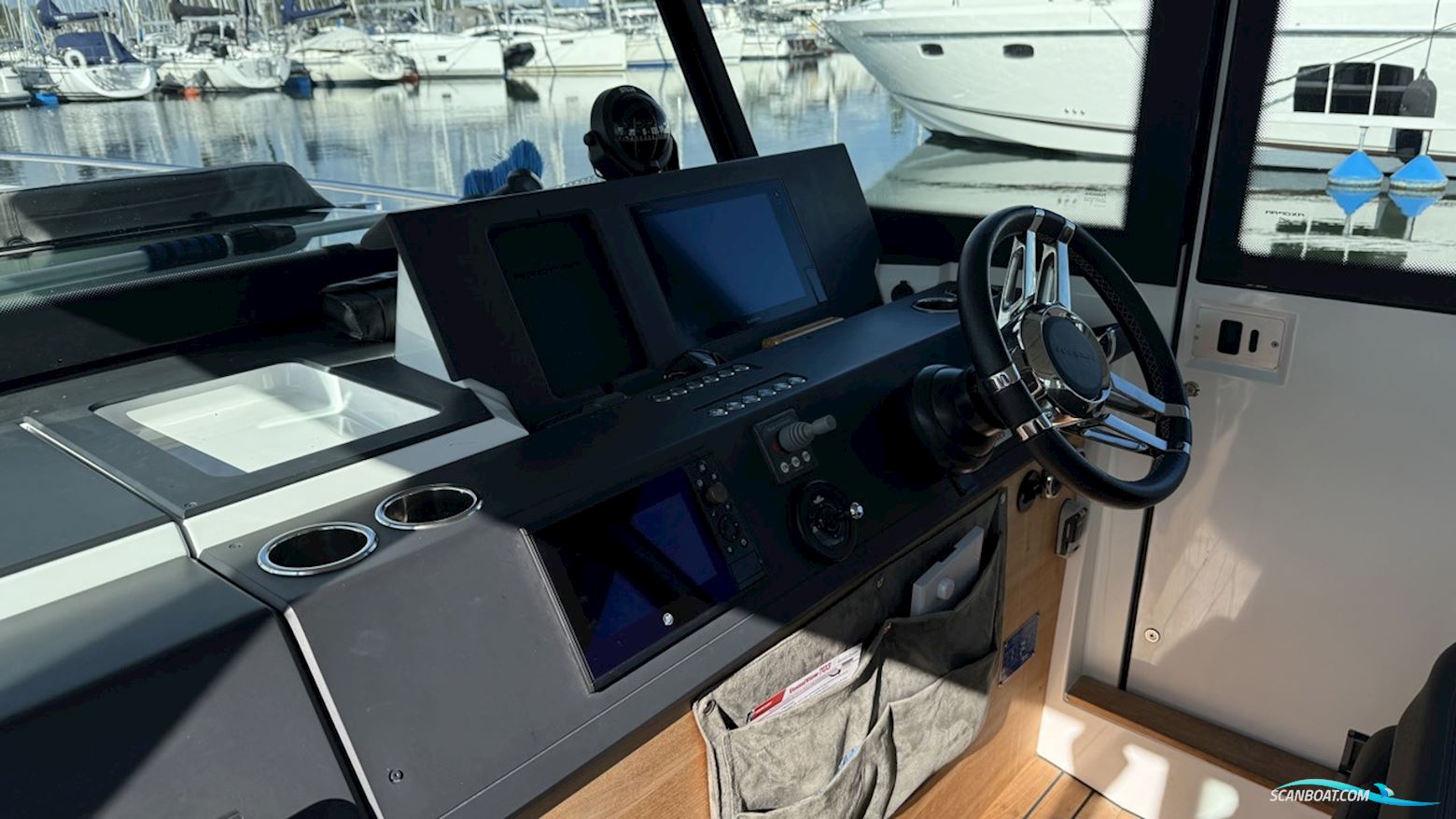 Axopar 37 Aft Cabin