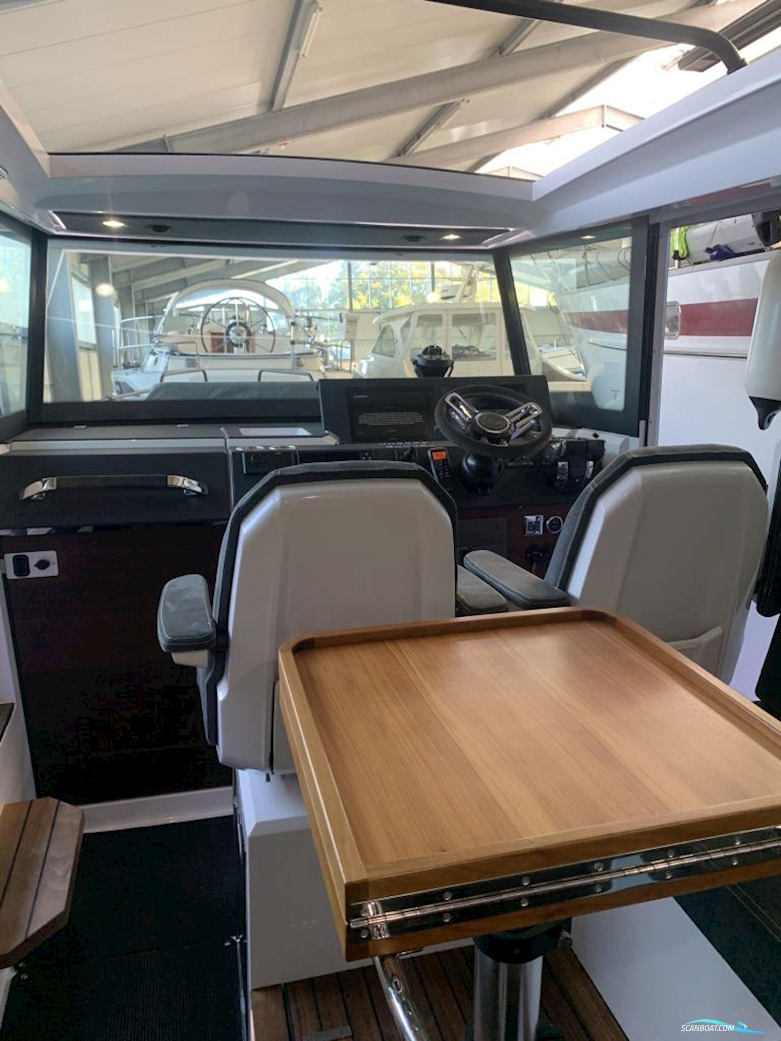 Axopar 37 Cabin - Reserviert