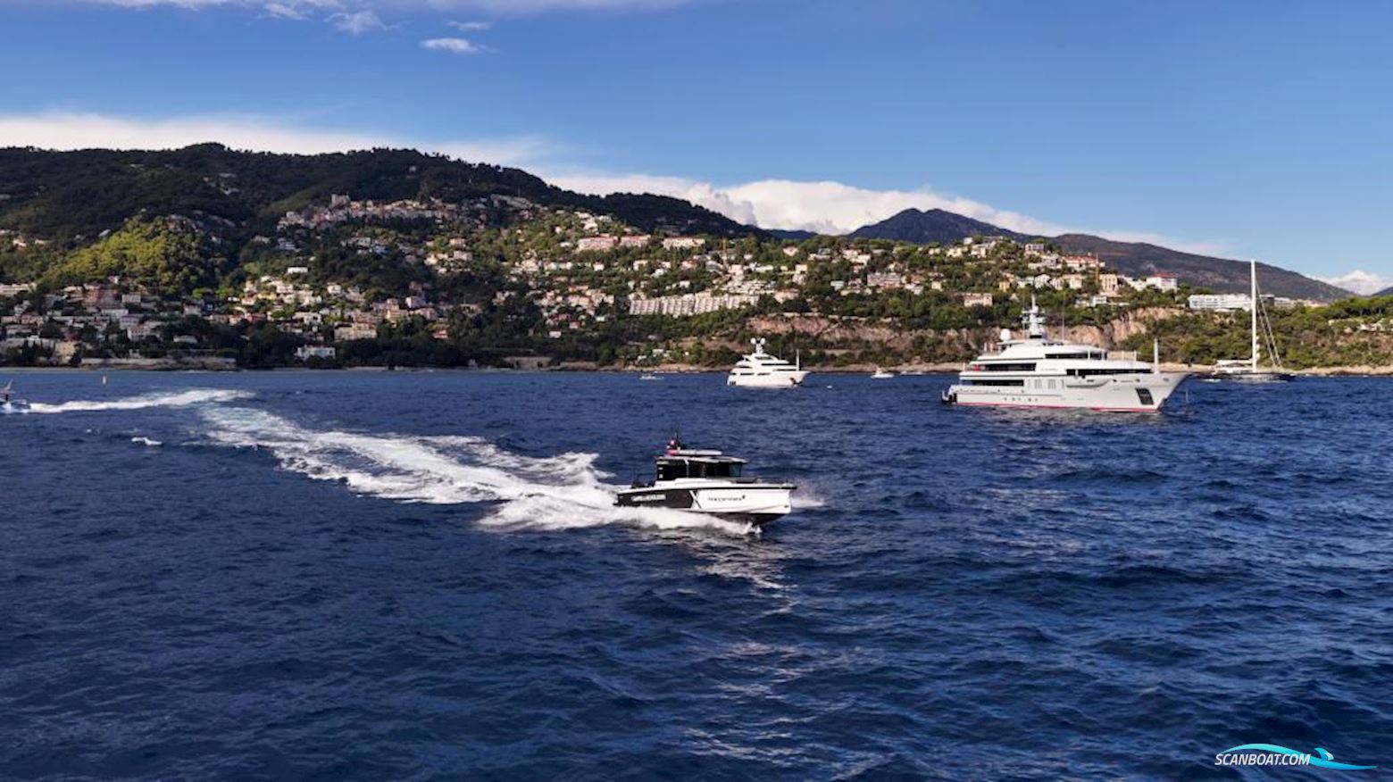 Axopar 37 Cross Cabin - Reserviert