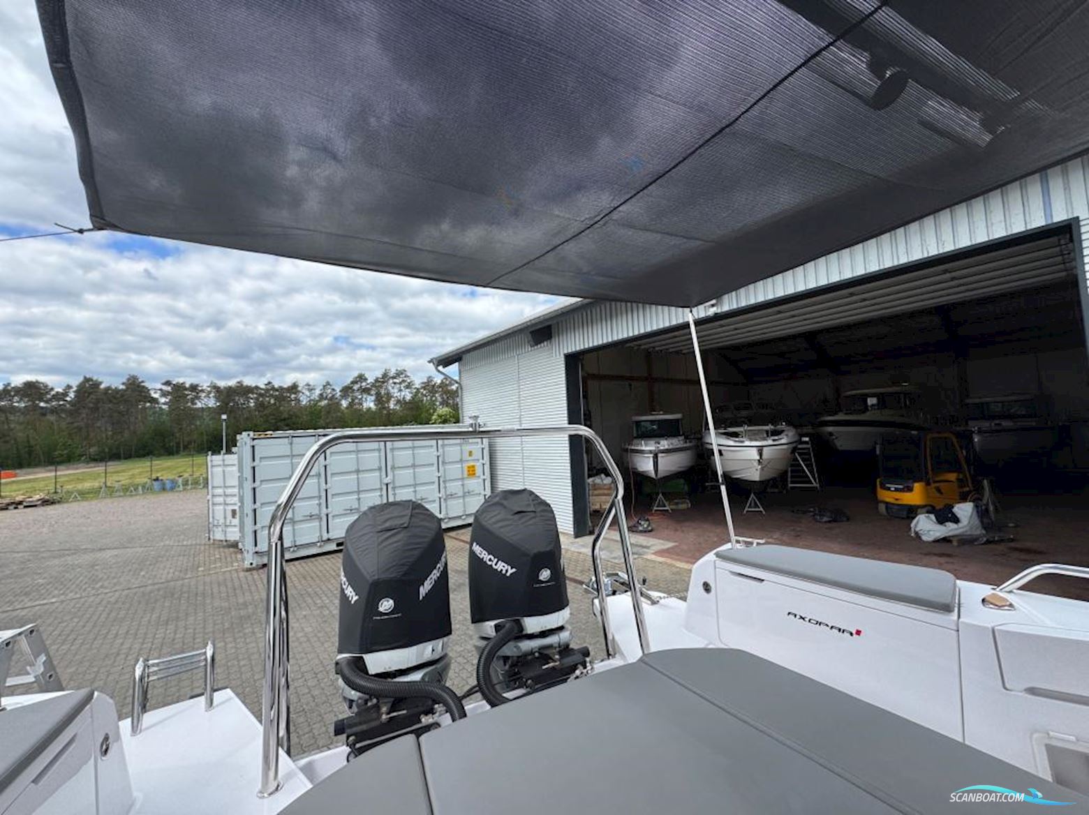 AXOPAR 37 Cross Cabin