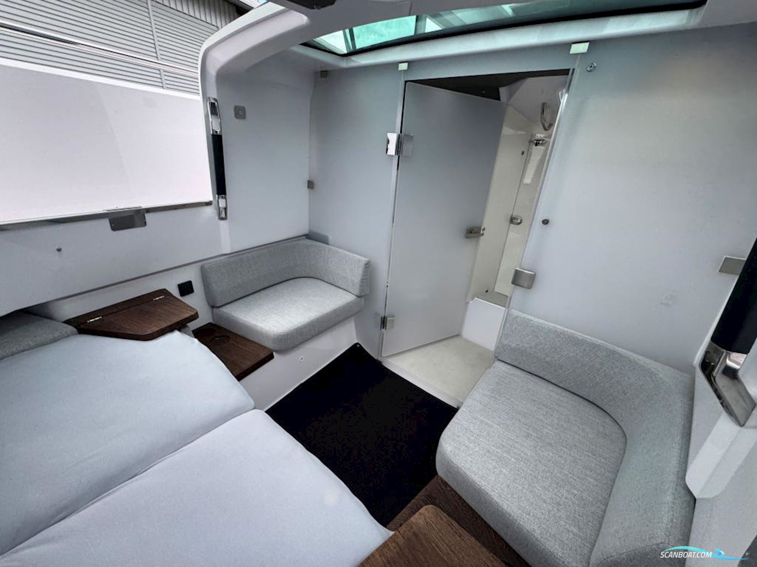 AXOPAR 37 Cross Cabin