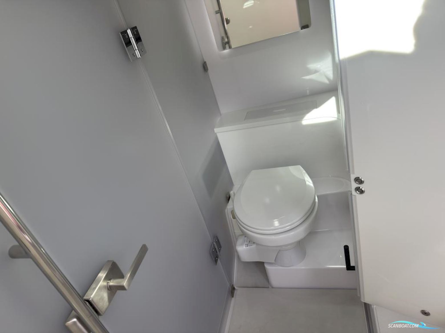 AXOPAR 37 Cross Cabin