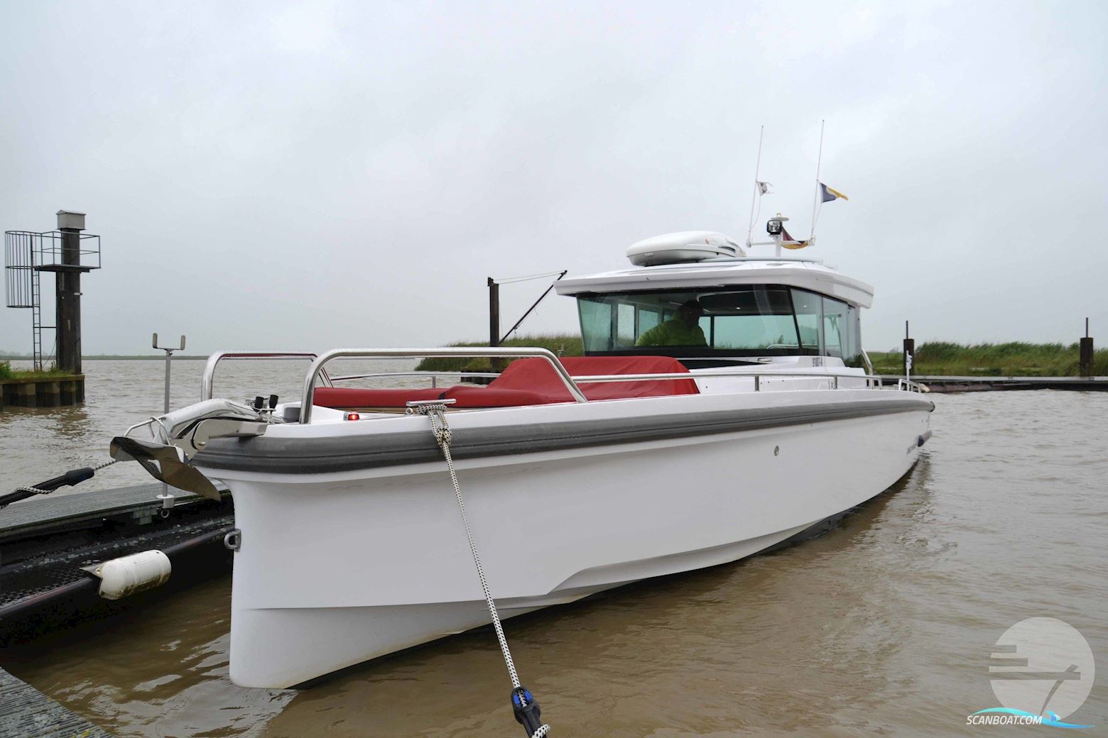 Axopar 37 Cross Cabin