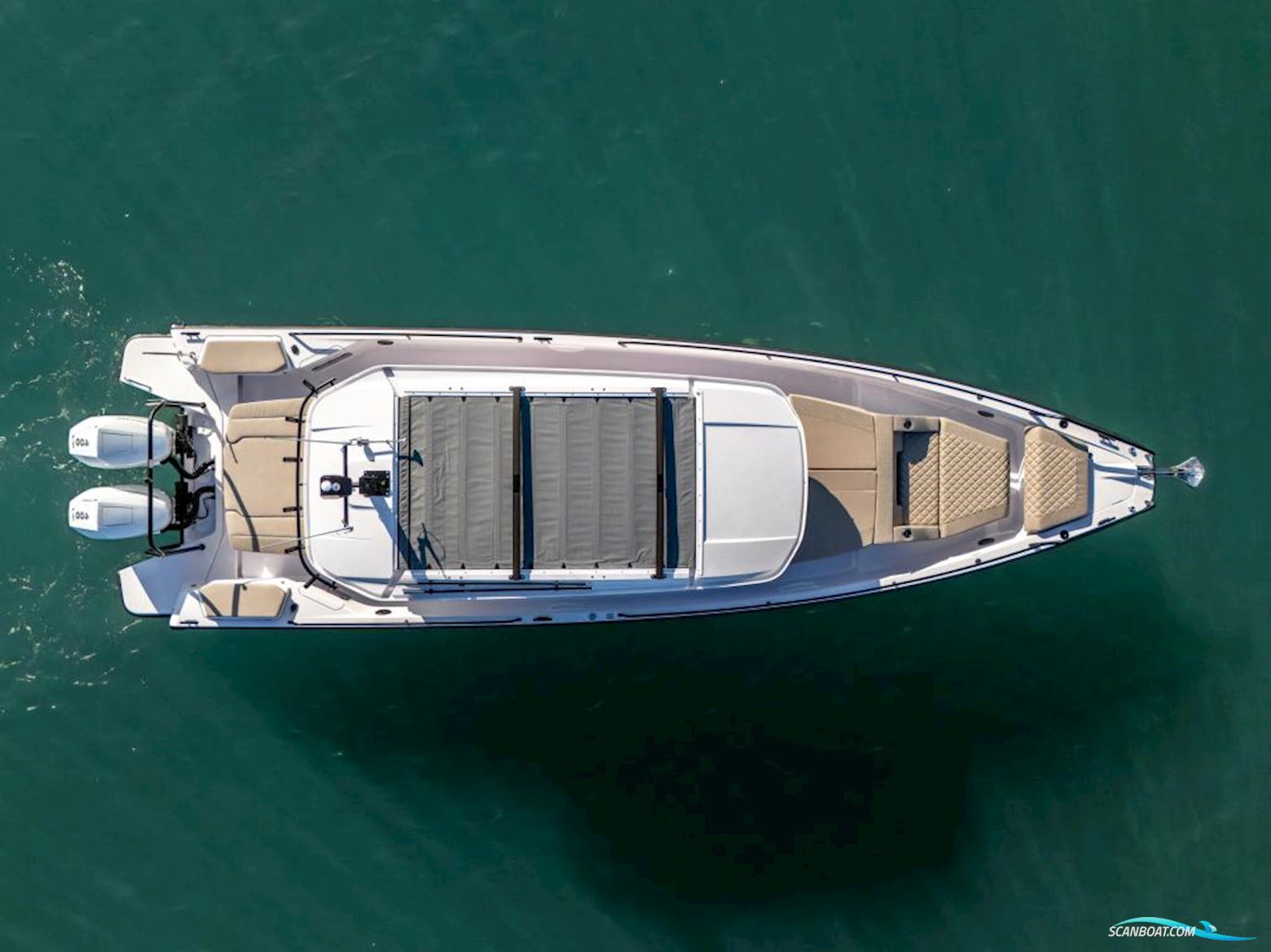 Axopar 37 Cross Cabin