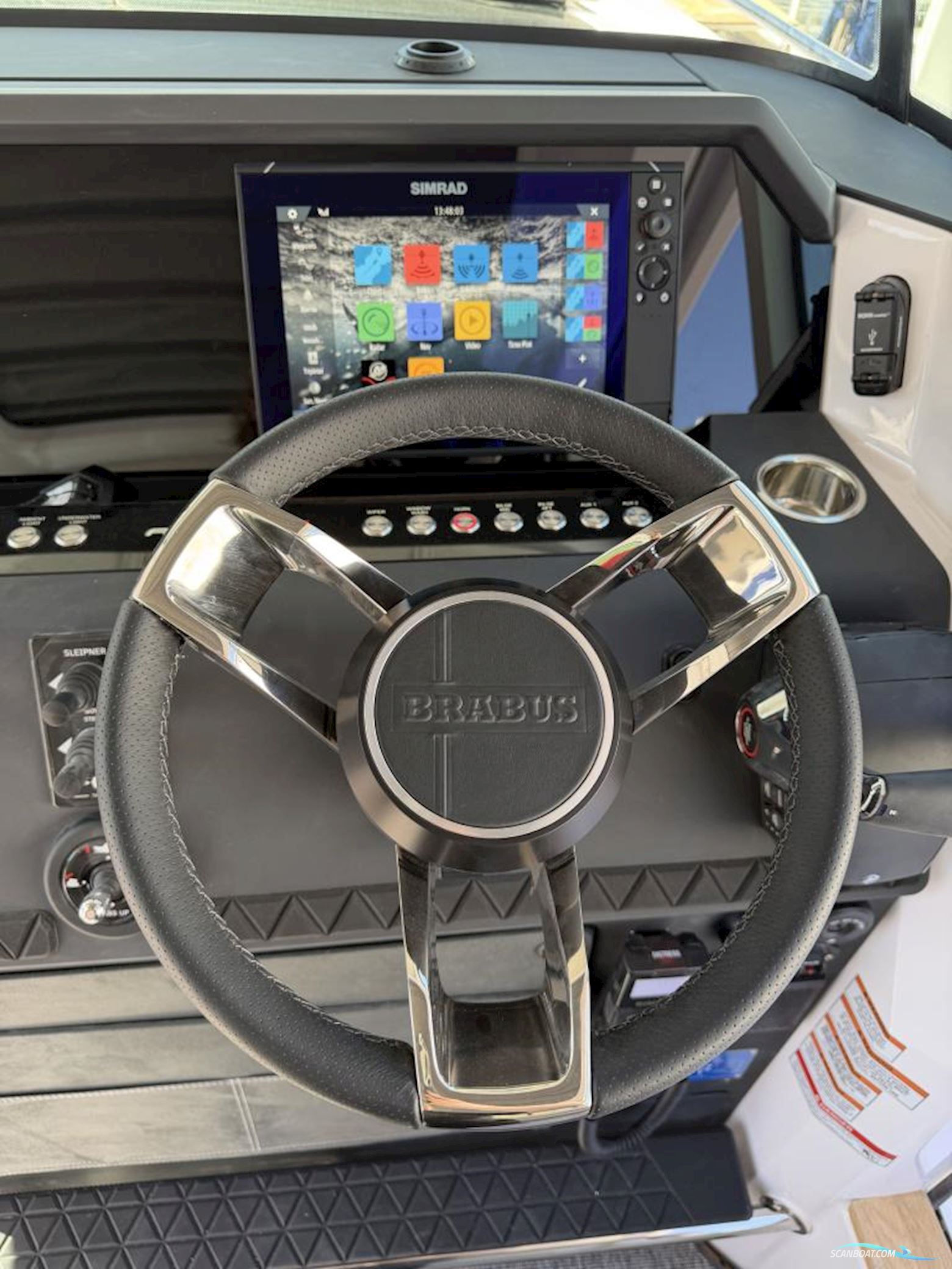 Axopar 37 Cross Cabin