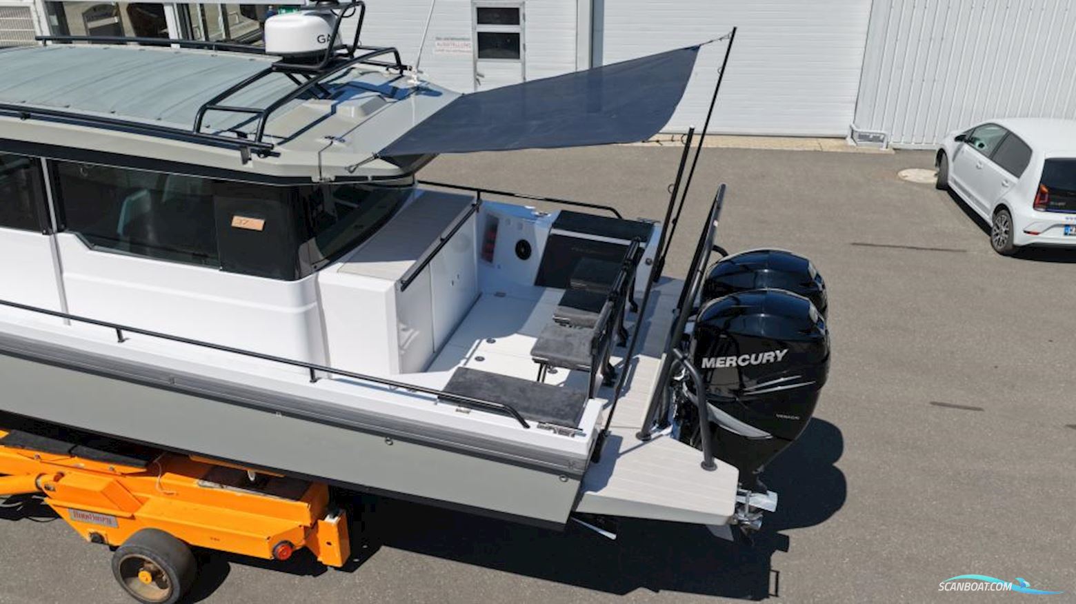 AXOPAR 37 Cross Cabin