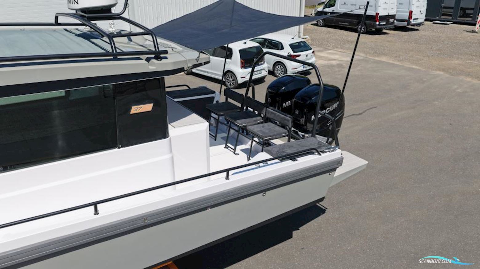 AXOPAR 37 Cross Cabin