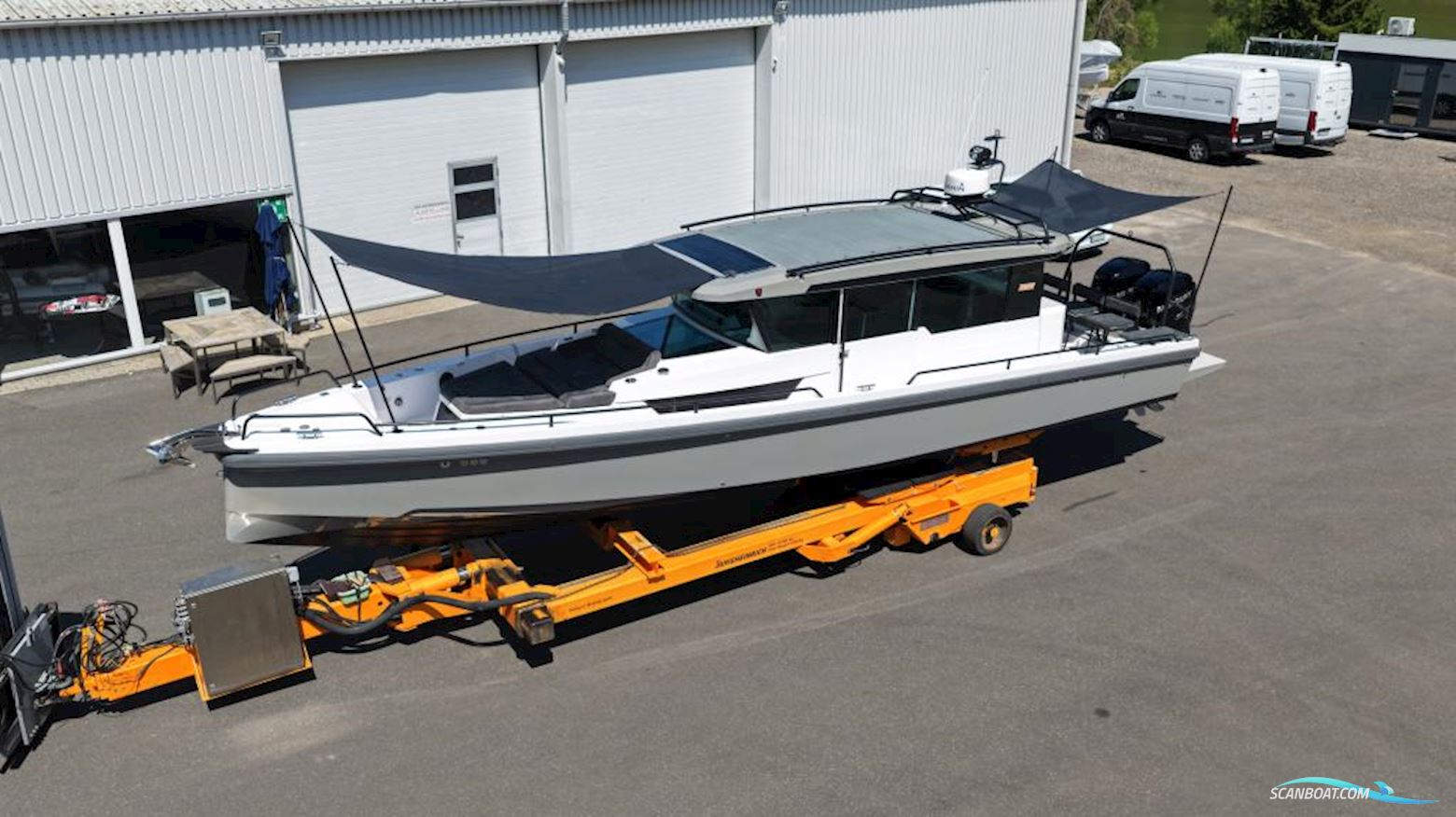 AXOPAR 37 Cross Cabin